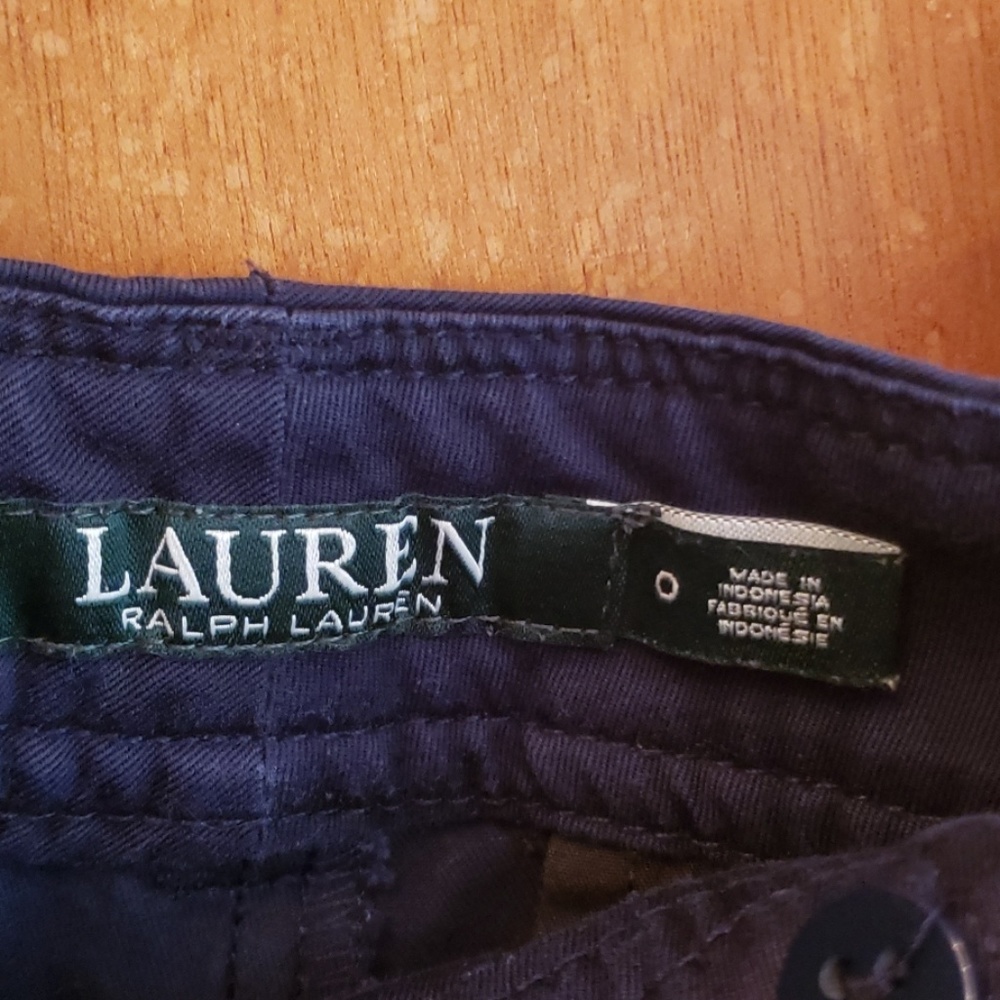 Shorts - Picture 2 of 3